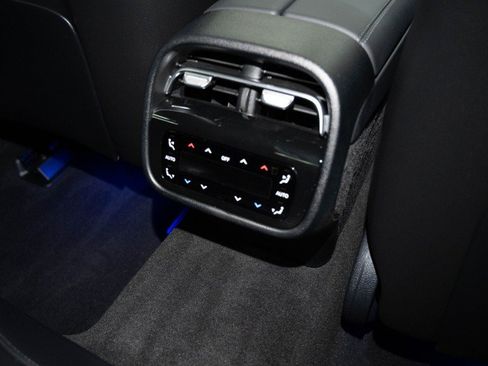 New 2026 Mercedes-Benz E 53 AMG e 4MATIC Sedan image 19