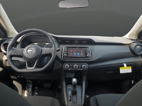 New 2025 Nissan Kicks Play S image 5