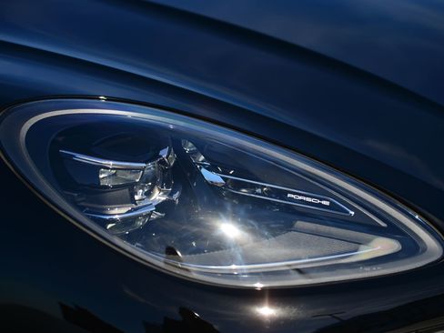 Used 2026 Porsche Macan image 11