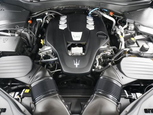 Used 2021 Maserati Levante GranSport image 39