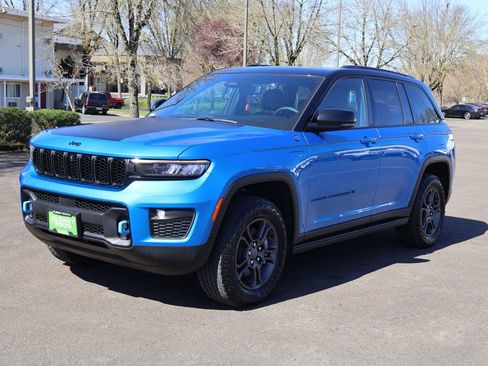 Used 2024 Jeep Grand Cherokee Trailhawk w/ Luxury Tech Group III image 12