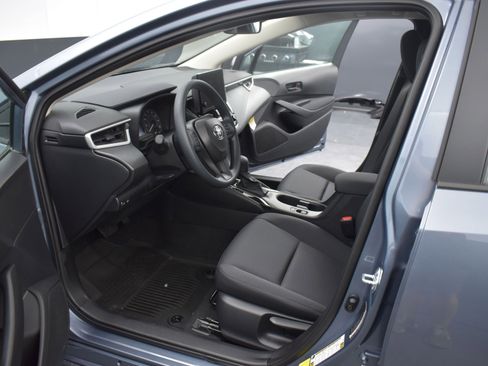 Used 2025 Toyota Corolla LE image 12
