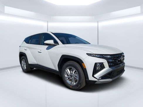 New 2026 Hyundai Tucson SE FWD image 1
