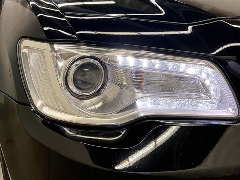 Used 2023 Chrysler 300 Touring AWD/4WD image 30
