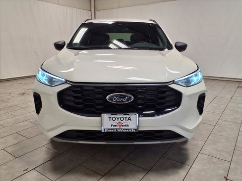 Used 2024 Ford Escape ST-Line w/ Equipment Group 301A image 2