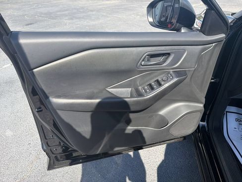 Used 2024 Nissan Rogue S AWD/4WD image 13