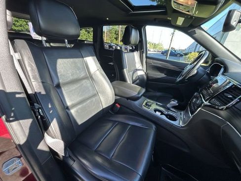 Used 2019 Jeep Grand Cherokee Limited AWD/4WD image 25