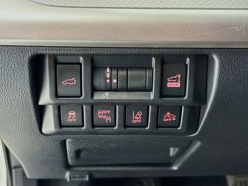 Used 2018 Subaru Outback 2.5i Premium AWD/4WD image 11