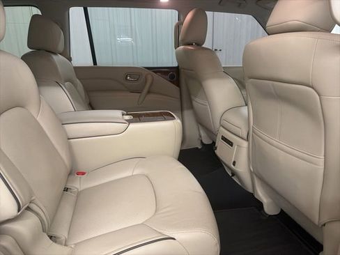 Used 2019 INFINITI QX80 Luxe w/ All-Season Package image 30