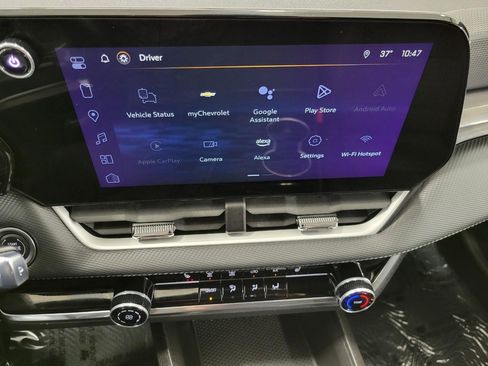 Used 2025 Chevrolet Equinox LT image 8