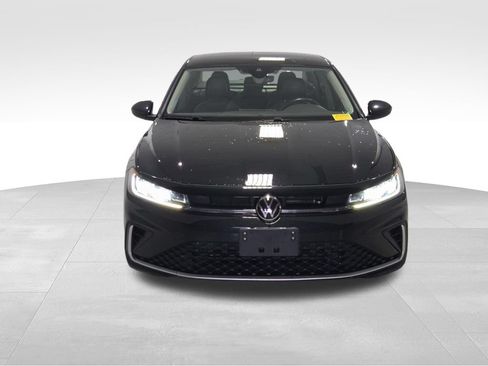 Used 2025 Volkswagen Jetta SE FWD image 20