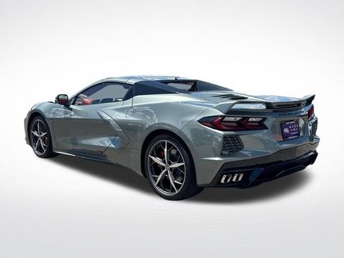Used 2023 Chevrolet Corvette Stingray Premium Conv w/ Z51 Performance Package RWD image 3