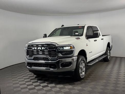 Certified 2025 RAM 2500 Big Horn AWD/4WD image 9