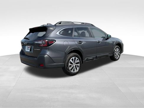 Used 2025 Subaru Outback Premium w/ Popular Package #1A AWD/4WD image 28