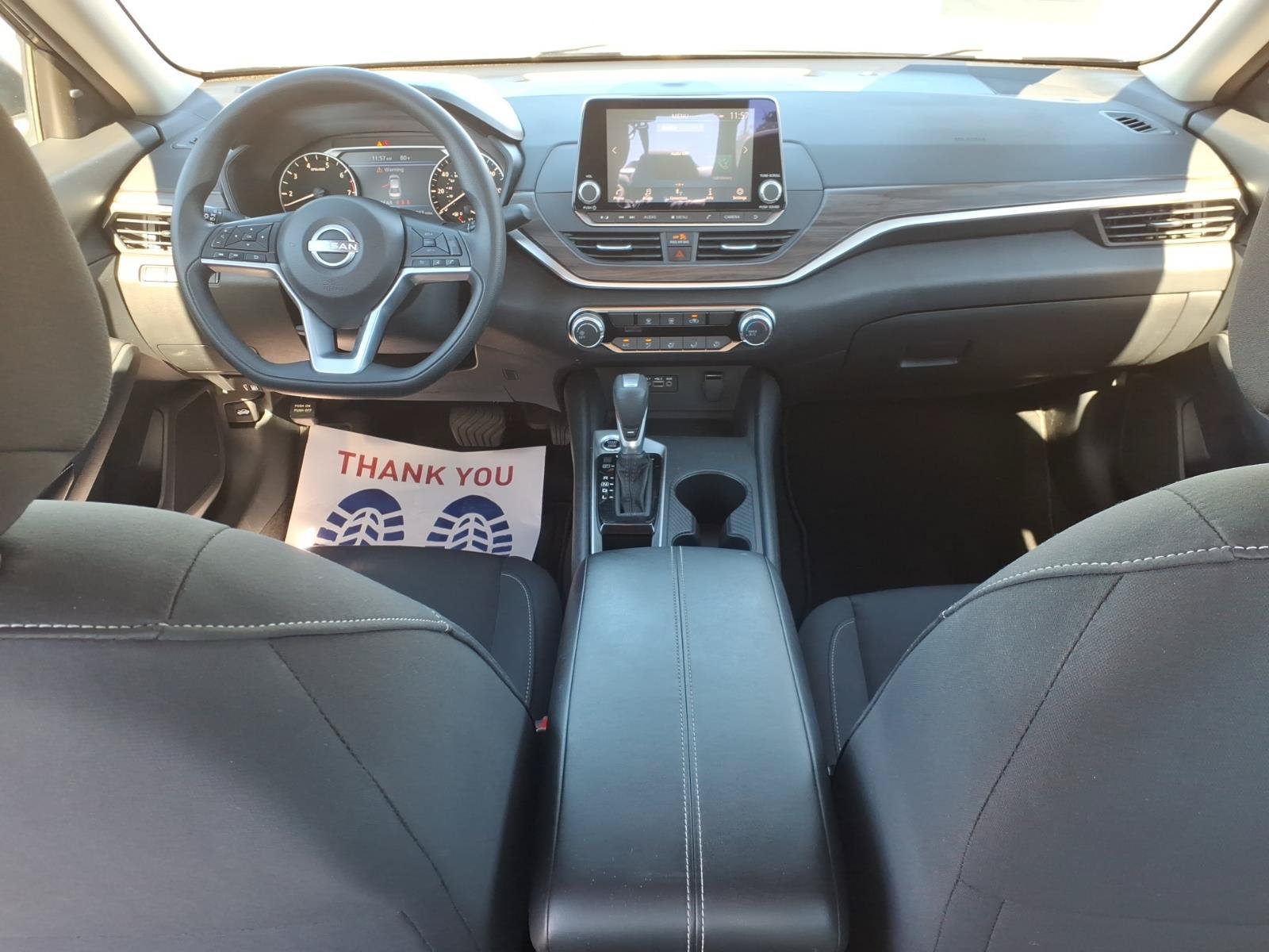 Used 2025 Nissan Altima 2.5 SV FWD image 18