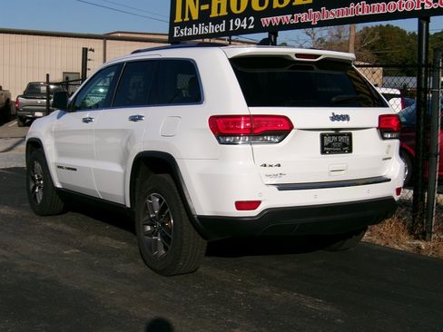 Used 2017 Jeep Grand Cherokee Limited image 12