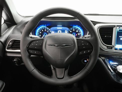 New 2026 Chrysler Pacifica Select image 20