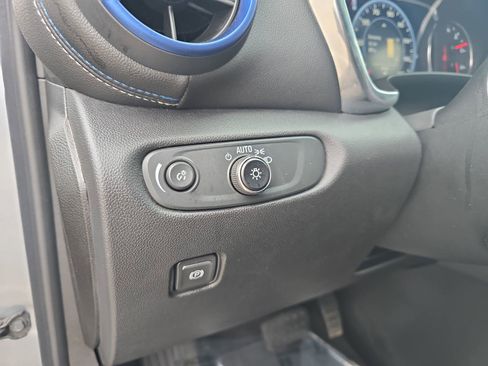 Used 2023 Chevrolet Blazer RS w/ Enhanced Convenience Package image 28