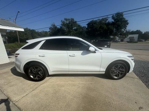 Used 2024 Genesis GV70 2.5T AWD/4WD image 5