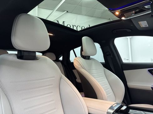 Used 2025 Mercedes-Benz GLC 300 4MATIC image 29