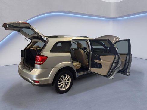 Used 2015 Dodge Journey SXT w/ Flexible Seating Group image 13