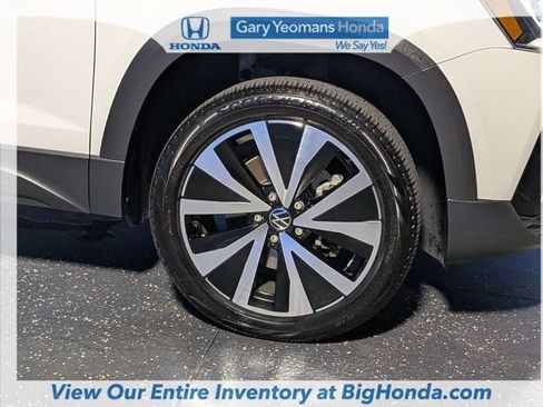 Used 2023 Volkswagen Taos SE FWD image 11