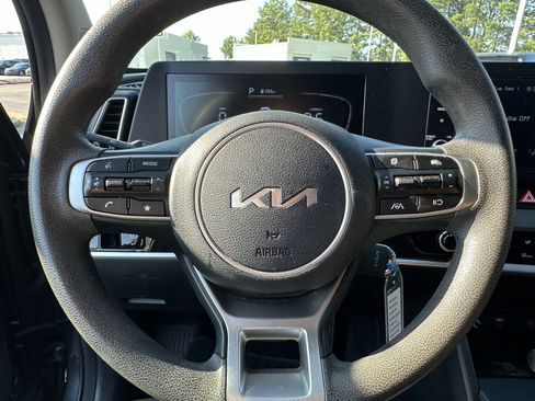 Used 2024 Kia Sportage LX FWD image 6