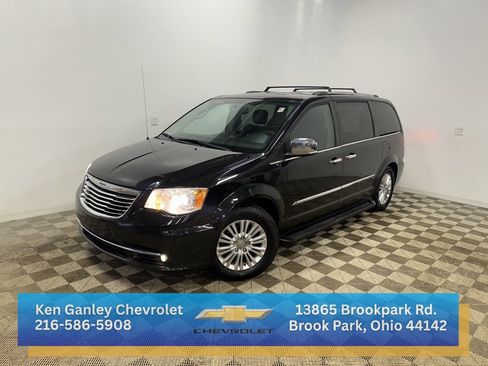 Used 2015 Chrysler Town & Country Limited Platinum w/ Trailer Tow Group image 1