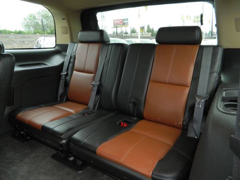 Used 2007 Chevrolet Tahoe LT w/ LT Preferred Equipment Group AWD/4WD image 16