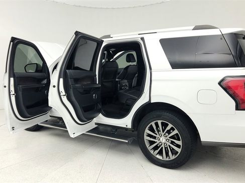 Used 2020 Ford Expedition Limited image 11