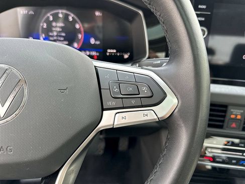 Used 2025 Volkswagen Jetta SE FWD image 18