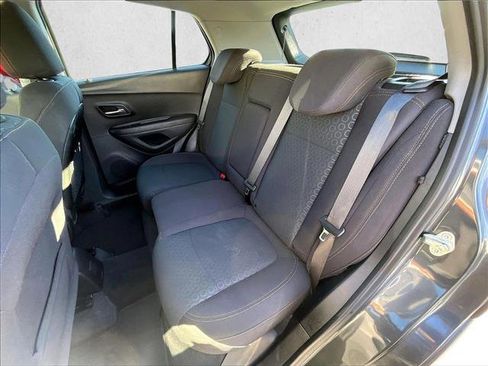 Used 2020 Chevrolet Trax LS image 28