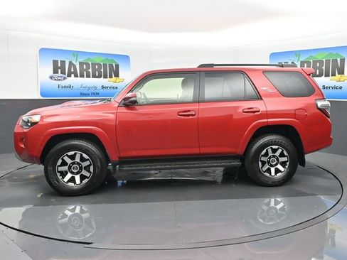Used 2024 Toyota 4Runner TRD Off-Road Premium image 2