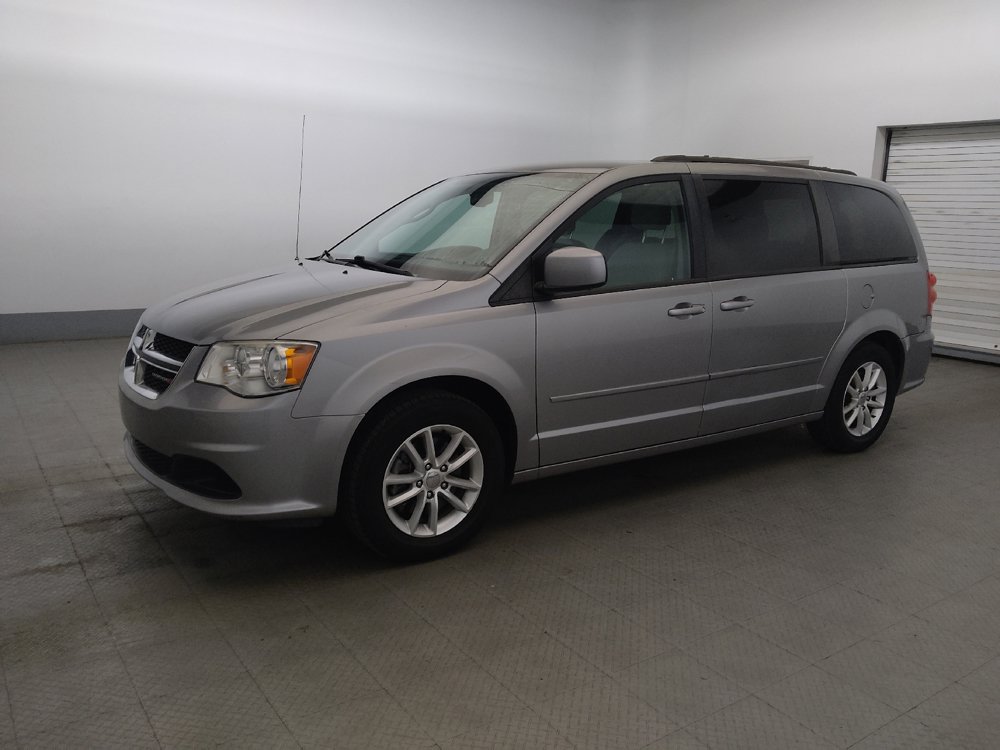 Used 2016 Dodge Grand Caravan SXT w/ UConnect Hands-Free Group FWD image 2