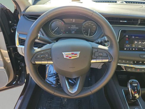 Used 2022 Cadillac XT4 Premium Luxury w/ Enhanced Visibility Package image 26