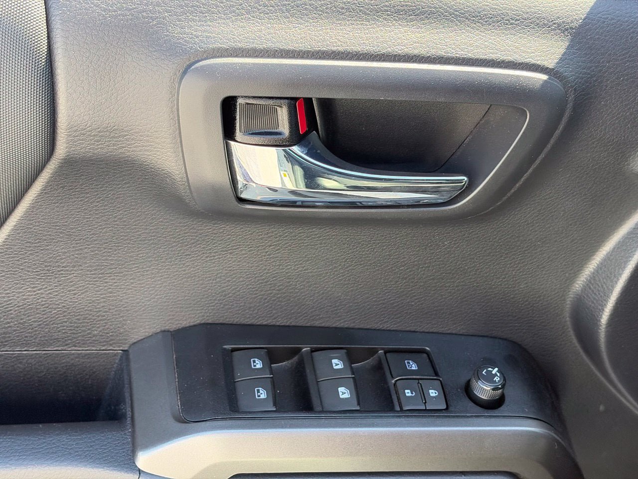 Used 2023 Toyota Tacoma TRD Off-Road RWD image 6