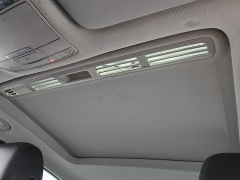 Used 2019 Mercedes-Benz C 300 Sedan image 5