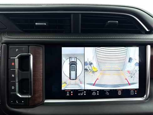 Used 2024 GMC Yukon Denali Ultimate AWD/4WD image 11