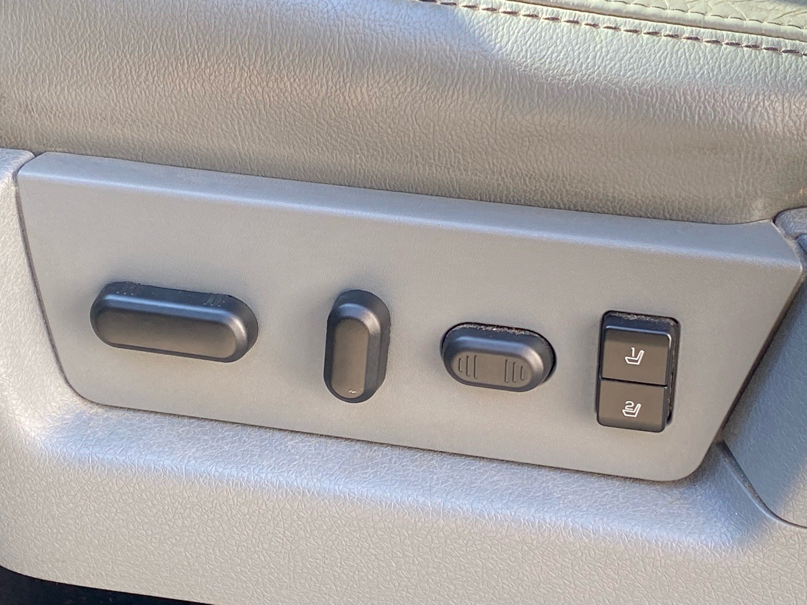 Used 2013 Ford F150 Lariat w/ Luxury Equipment Group AWD/4WD image 14