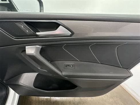 Certified 2022 Volkswagen Tiguan SE image 23