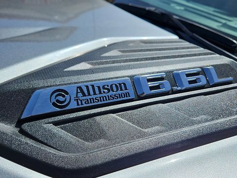 Used 2025 Chevrolet Silverado 2500 LT w/ Convenience Package image 6