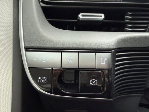 Certified 2025 Hyundai Ioniq 5 SE image 27