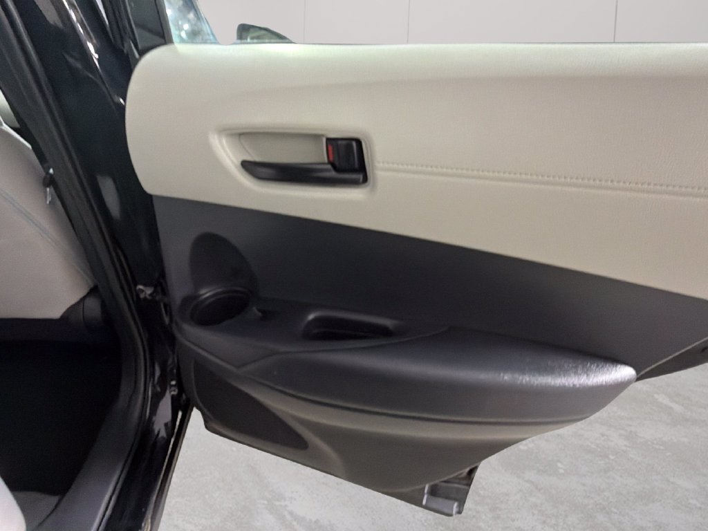 Used 2023 Toyota Corolla Cross L FWD image 31