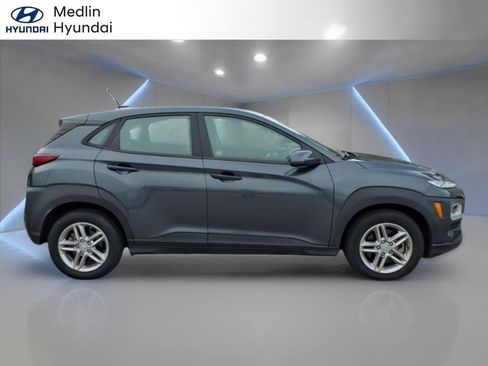 Used 2021 Hyundai Kona SE image 2