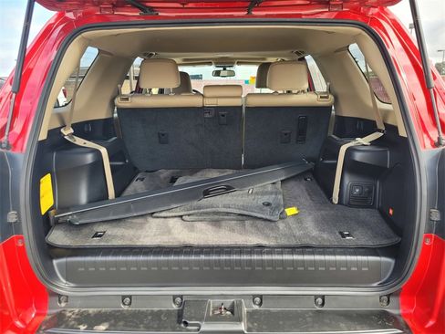 Used 2016 Toyota 4Runner Limited image 10