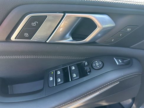 Used 2023 BMW X5 xDrive40i image 8