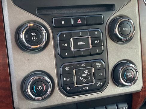 Used 2014 Ford F350 King Ranch w/ King Ranch w/Chrome Package image 28