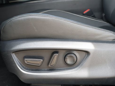 Used 2025 Toyota Camry SE FWD image 28