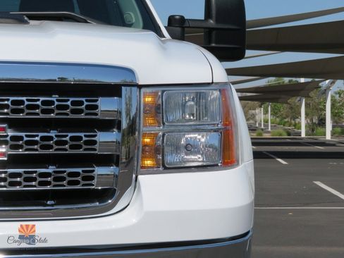 Used 2013 GMC Sierra 2500 SLT w/ SLT Convenience Package AWD/4WD image 37