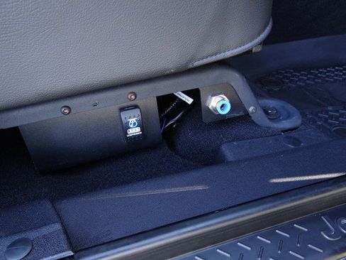 Used 2015 Jeep Wrangler Unlimited Rubicon w/ Connectivity Group image 29